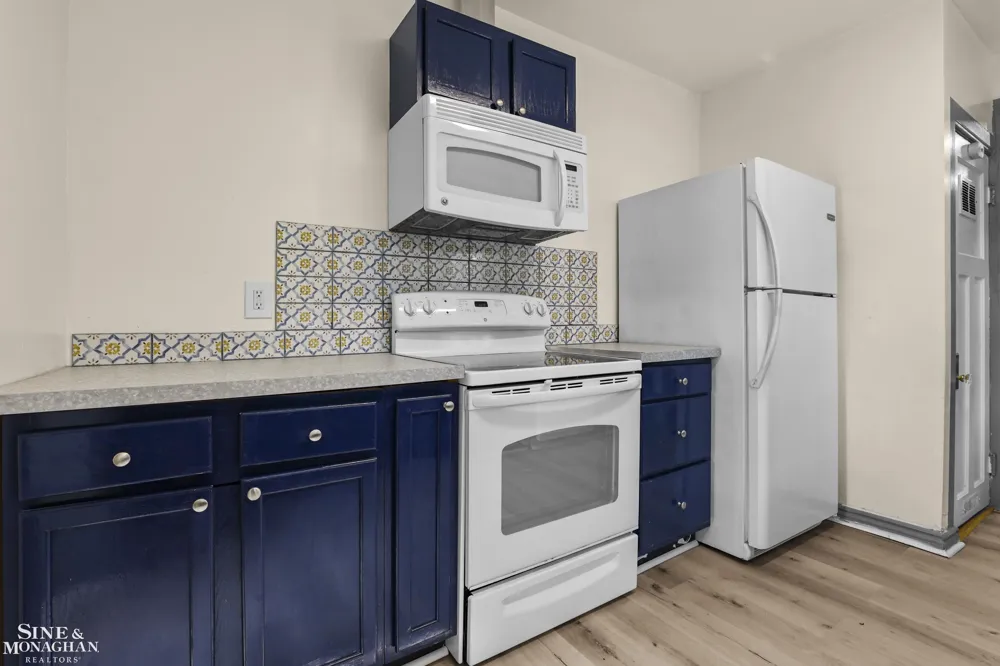 1312 E Harry Avenue Hazel Park City, MI 48030