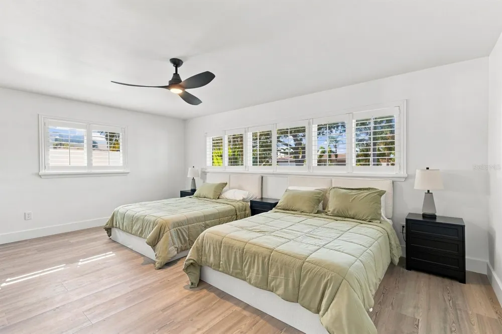 320 PALM ISLAND NE Clearwater Beach, FL 33767