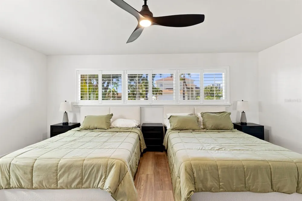 320 PALM ISLAND NE Clearwater Beach, FL 33767