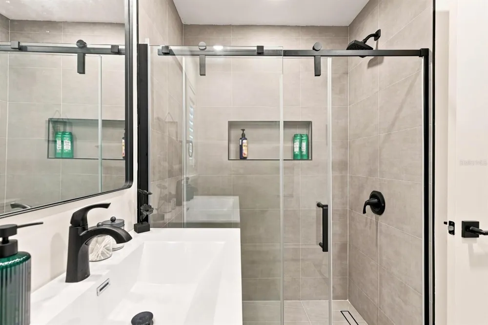 320 PALM ISLAND NE Clearwater Beach, FL 33767