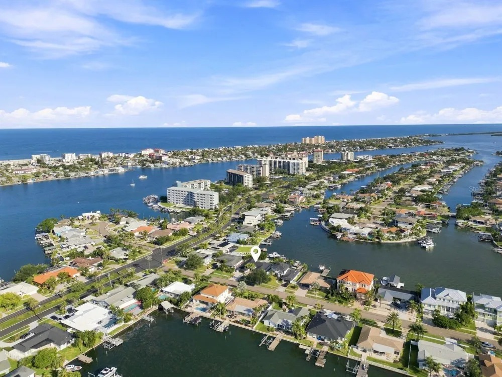 320 PALM ISLAND NE Clearwater Beach, FL 33767