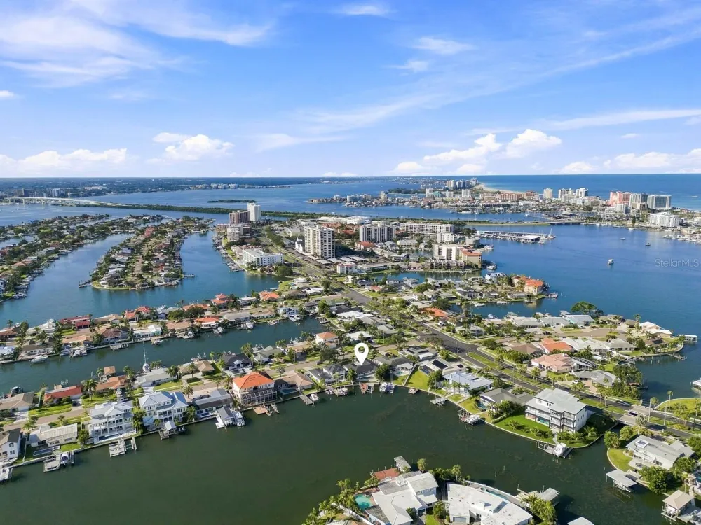 320 PALM ISLAND NE Clearwater Beach, FL 33767
