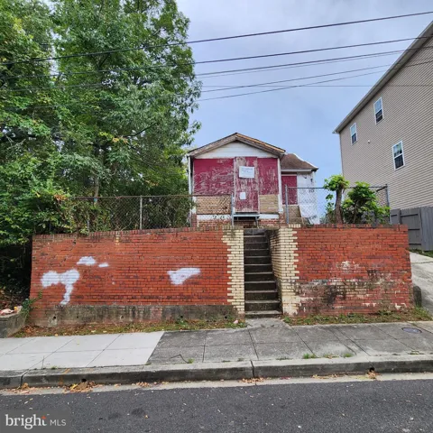4953 D STREET SE