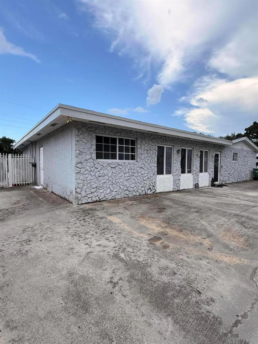17131 NW 44TH AVENUE Miami Gardens, FL 33055