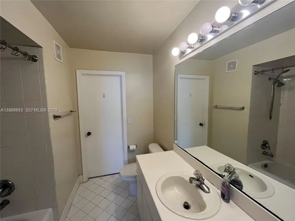 3905 San Simeon Ln Weston, FL 33331
