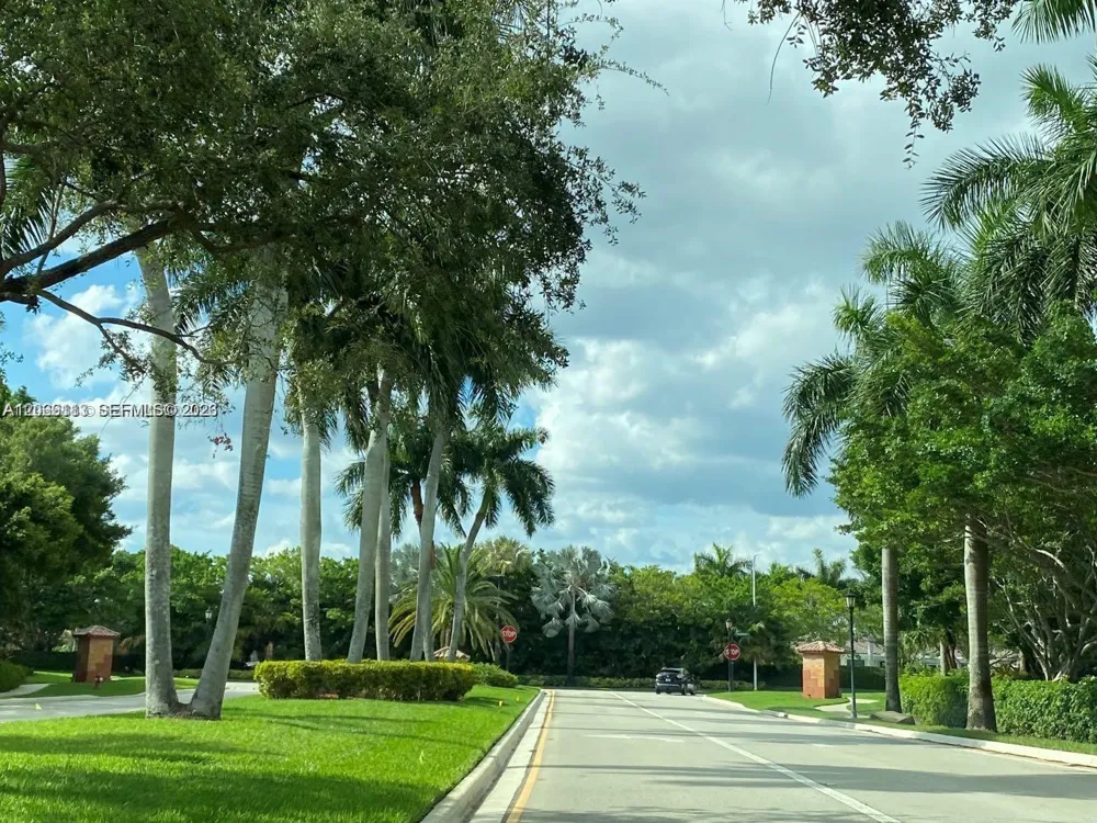 3905 San Simeon Ln Weston, FL 33331