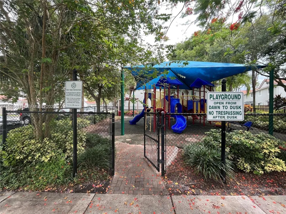 3905 San Simeon Ln Weston, FL 33331