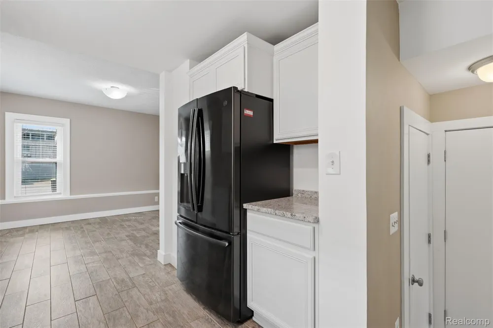 107 2nd Street Fenton City, MI 48430