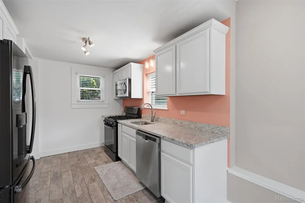 107 2nd Street Fenton City, MI 48430