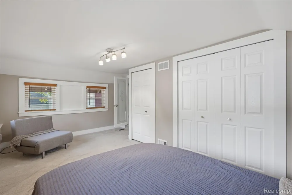 107 2nd Street Fenton City, MI 48430