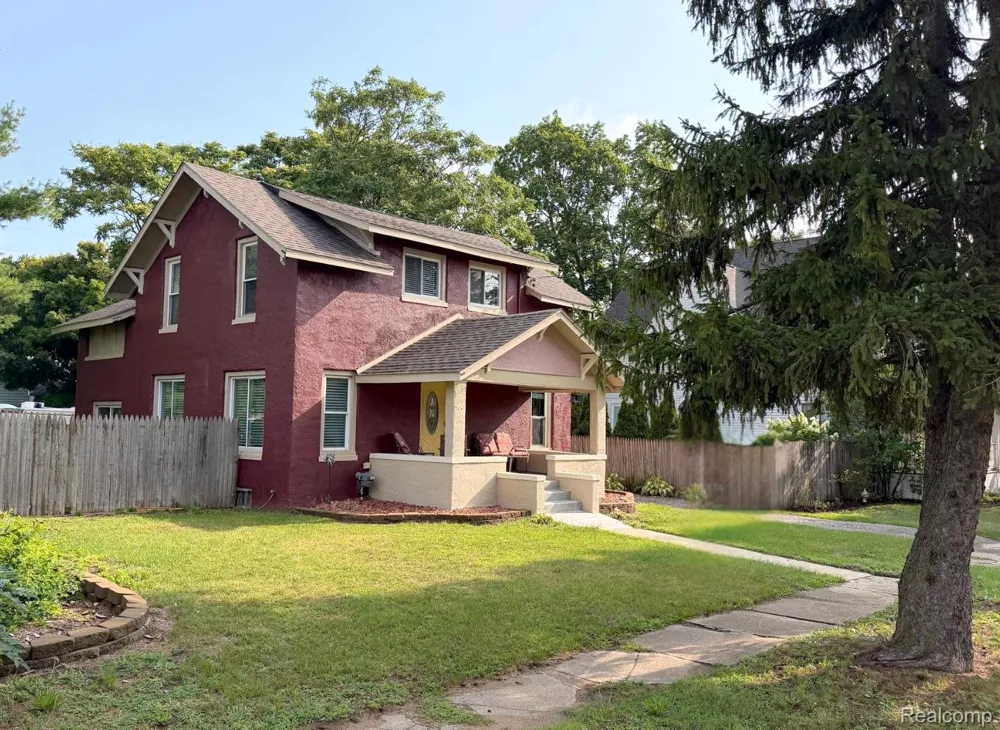 107 2nd Street Fenton City, MI 48430