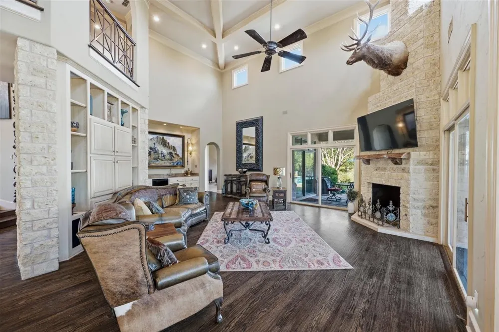 200 Falcon Ridge Aledo, TX 76008