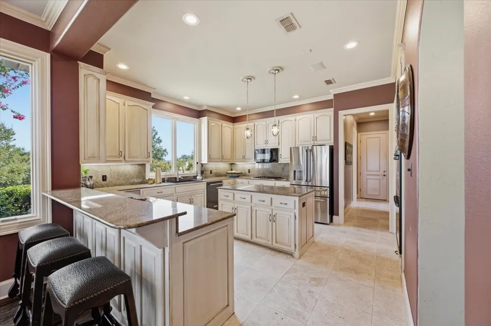200 Falcon Ridge Aledo, TX 76008