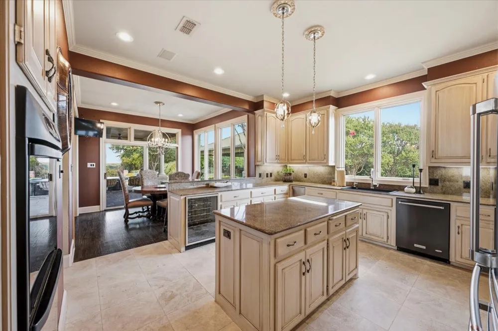 200 Falcon Ridge Aledo, TX 76008