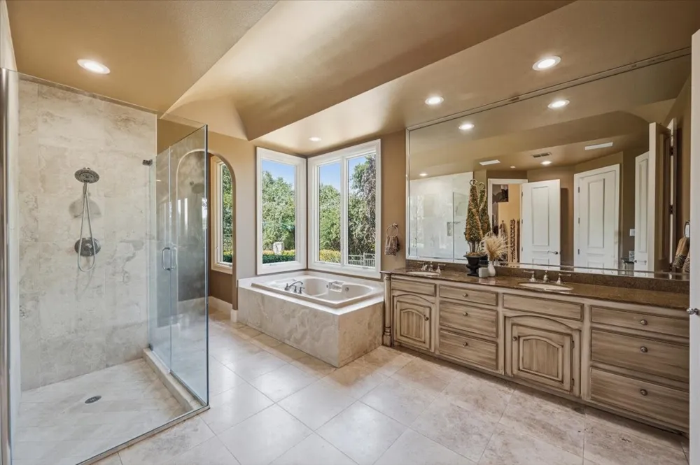 200 Falcon Ridge Aledo, TX 76008