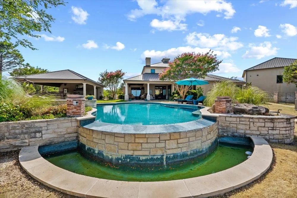 200 Falcon Ridge Aledo, TX 76008