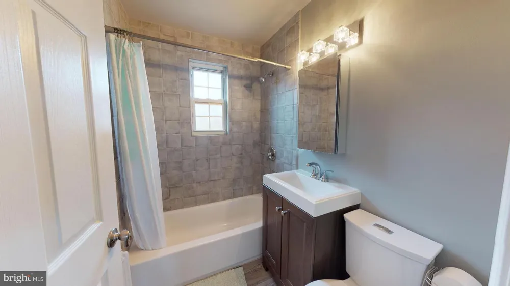 5318 8TH ROAD S #5 Arlington, VA 22204