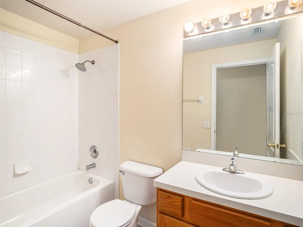 11440 MISTY ISLE LANE Riverview, FL 33579