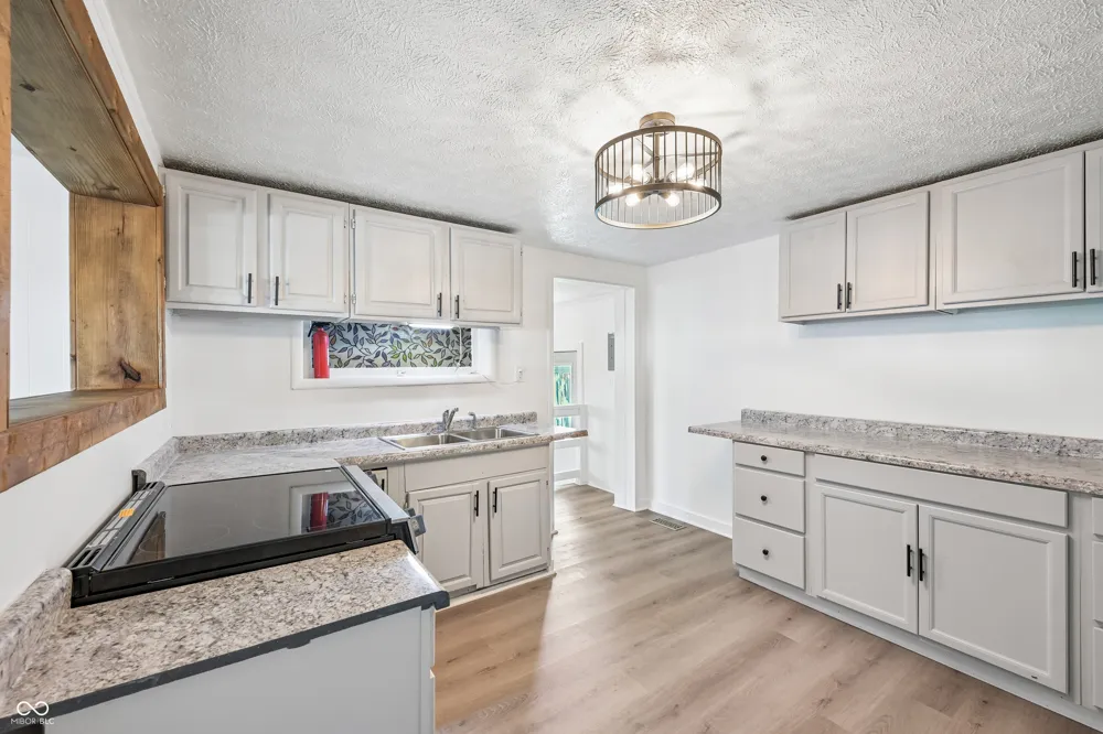 1511 E 20th Street Muncie, IN 47302