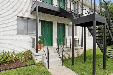 696 Hill Street #6