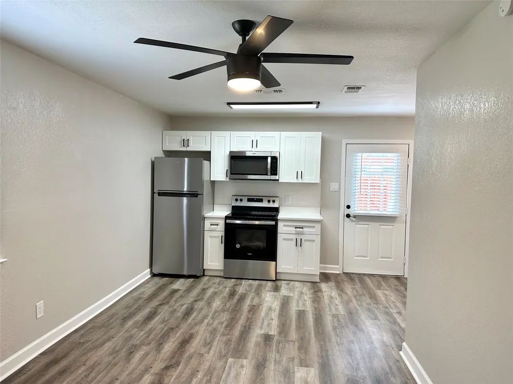 813 Kingdom Circle #35 Waxahachie, TX 75165