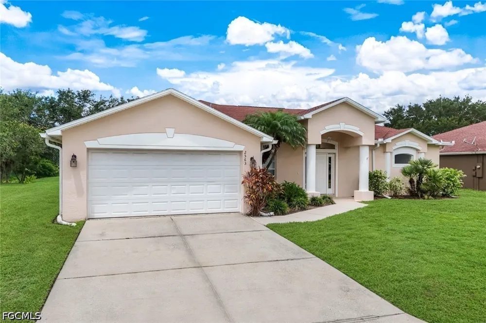 Nature Pointe Loop Fort Myers, FL 33905