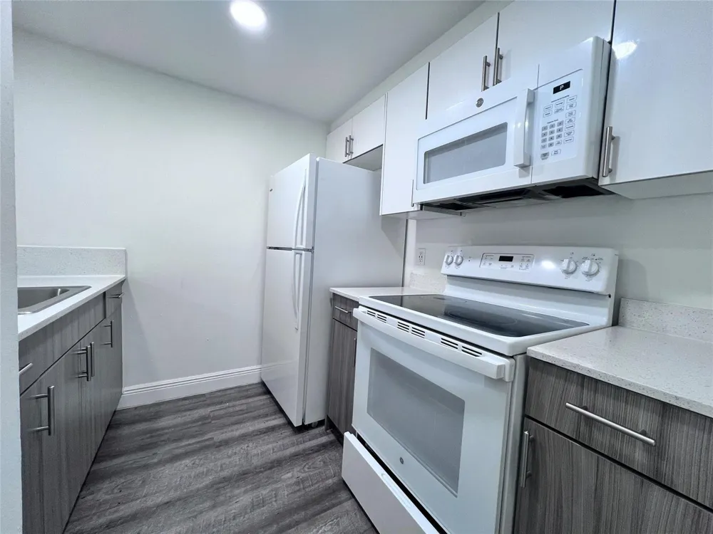 1196 NW 40th Avenue #88-311 Lauderhill, FL 33313
