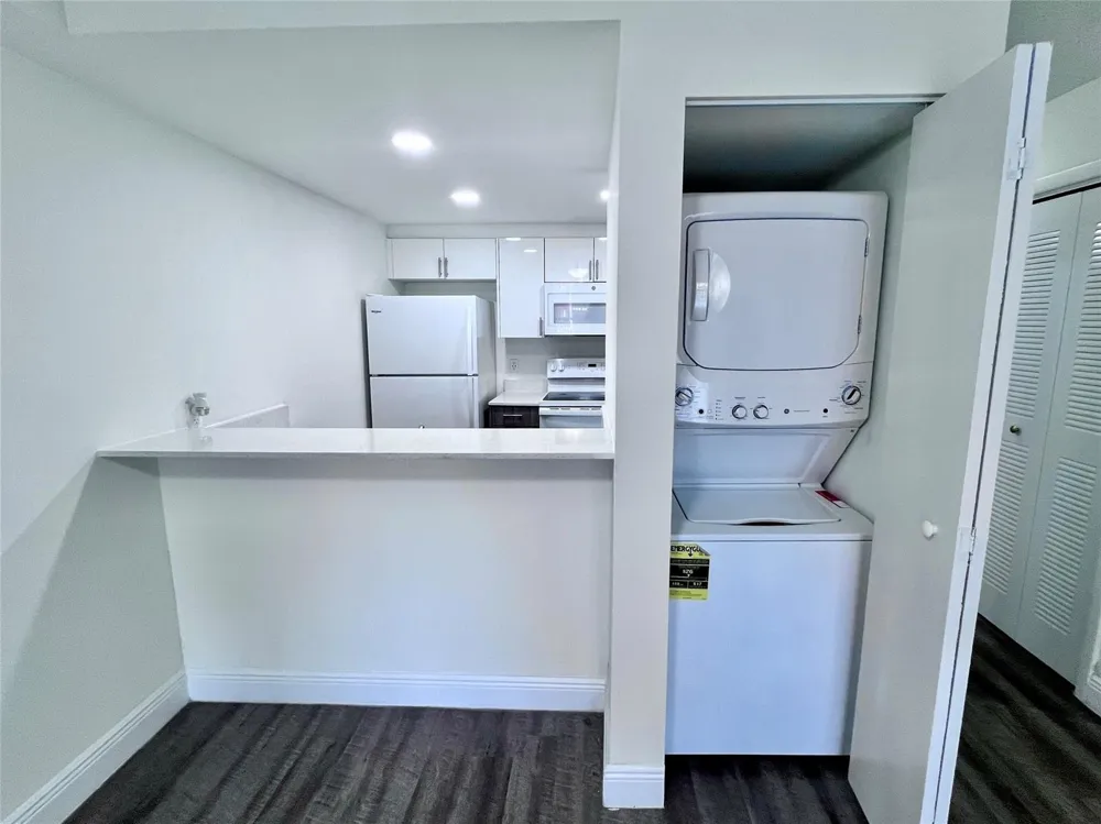 1196 NW 40th Avenue #88-311 Lauderhill, FL 33313