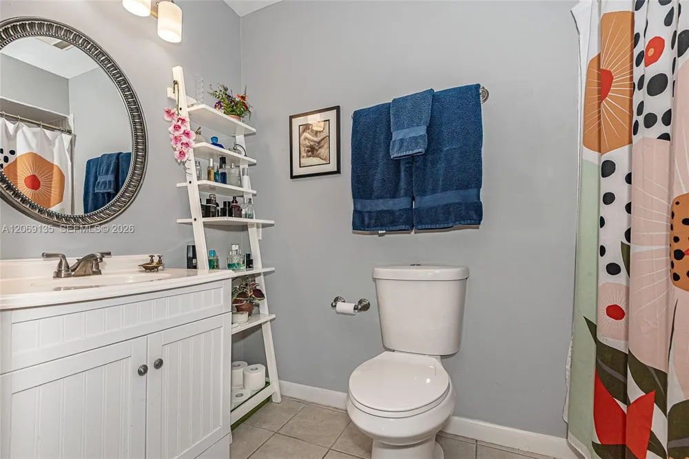 806 Saint Andrews Rd #13 Hollywood, FL 33021