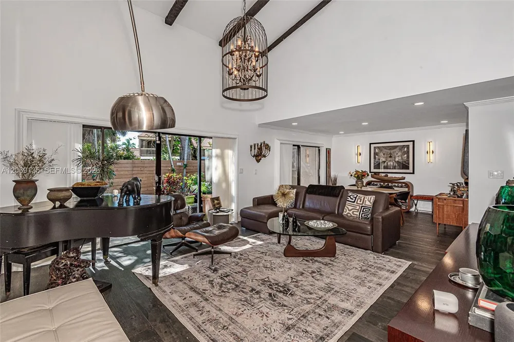 806 Saint Andrews Rd #13 Hollywood, FL 33021