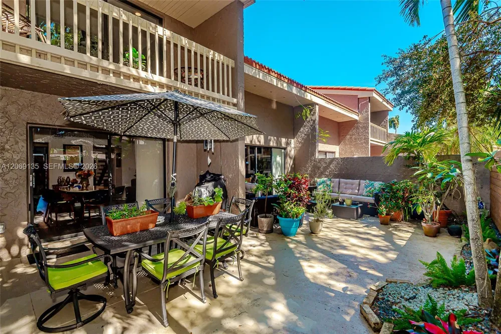 806 Saint Andrews Rd #13 Hollywood, FL 33021