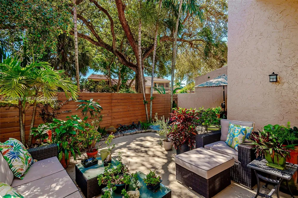 806 Saint Andrews Rd #13 Hollywood, FL 33021
