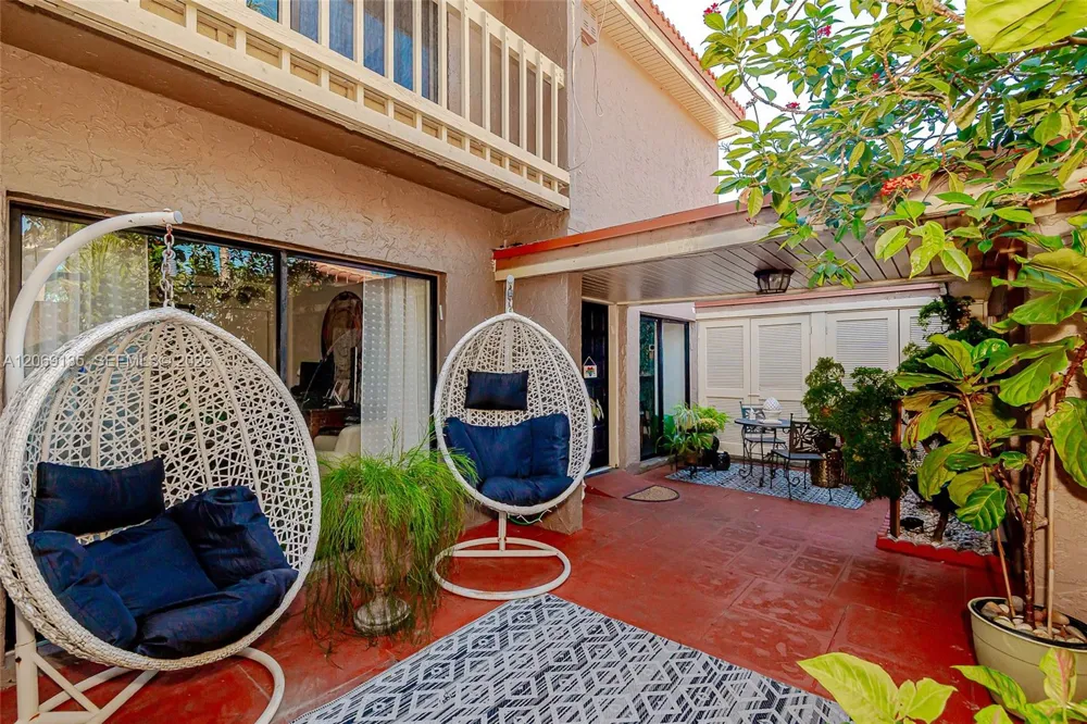 806 Saint Andrews Rd #13 Hollywood, FL 33021