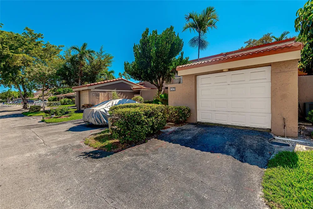806 Saint Andrews Rd #13 Hollywood, FL 33021