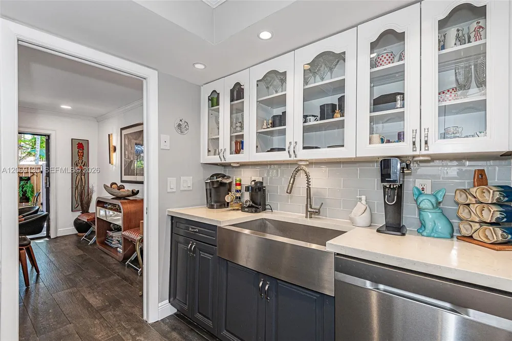 806 Saint Andrews Rd #13 Hollywood, FL 33021