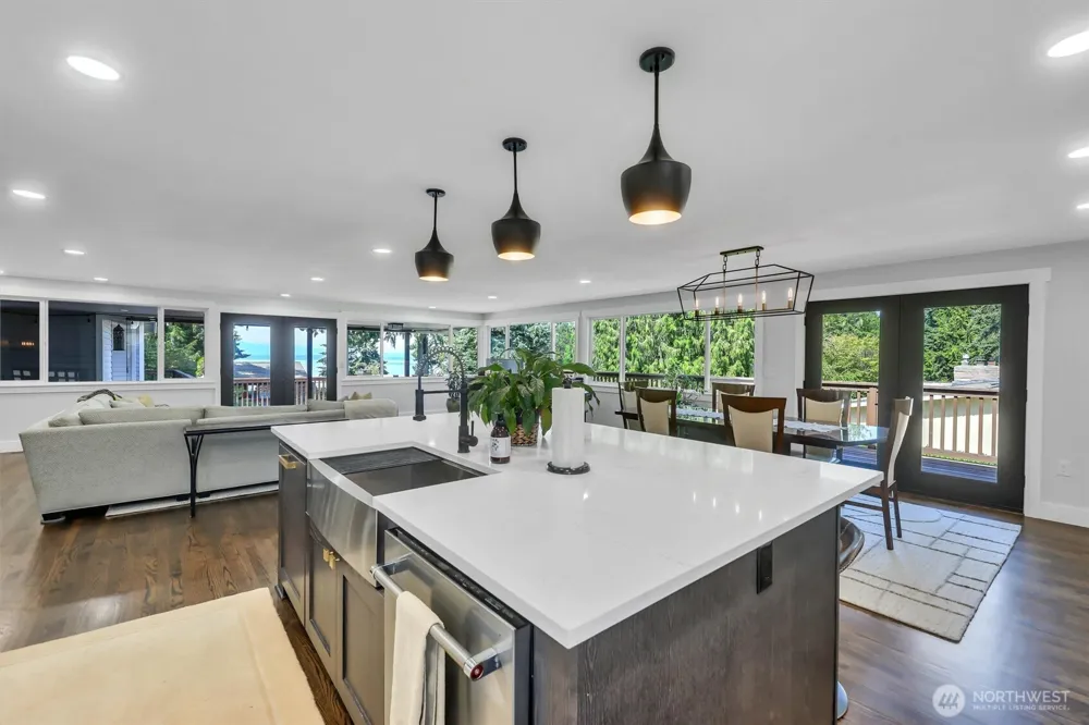 16038 68th Avenue W Edmonds, WA 98026
