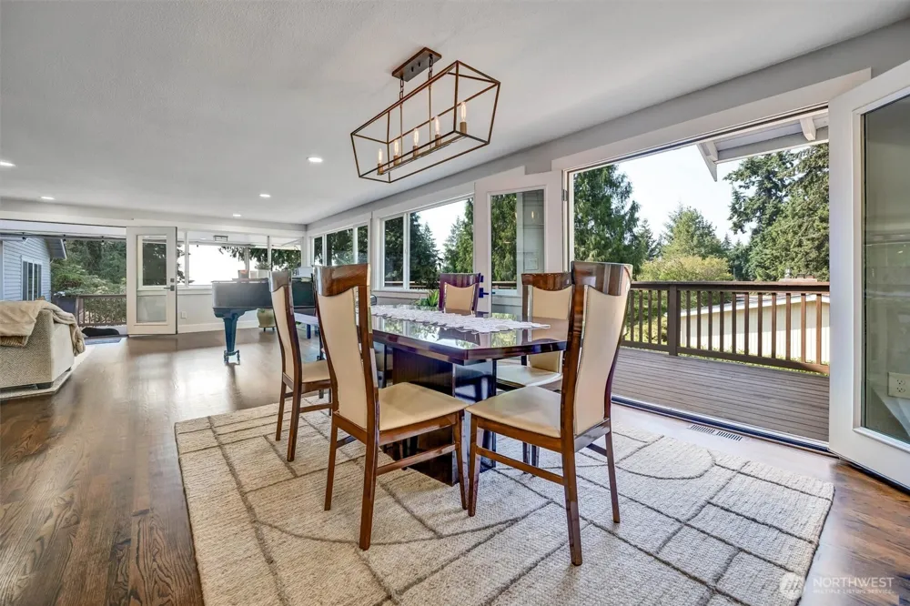 16038 68th Avenue W Edmonds, WA 98026