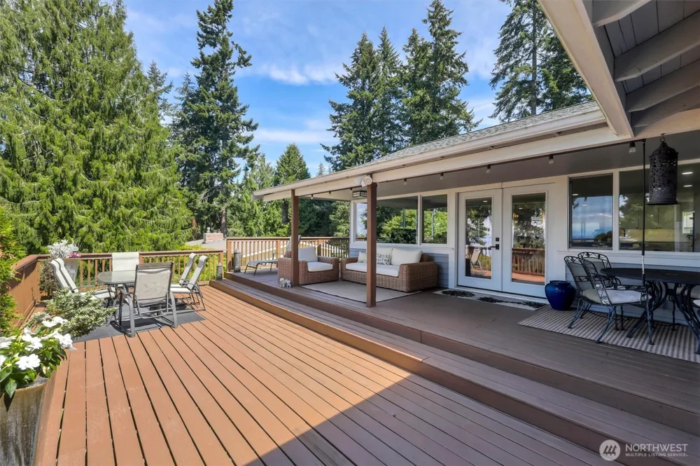 16038 68th Avenue W Edmonds, WA 98026