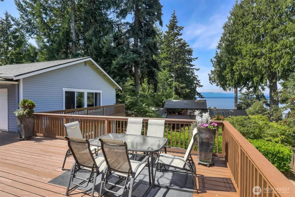 16038 68th Avenue W Edmonds, WA 98026