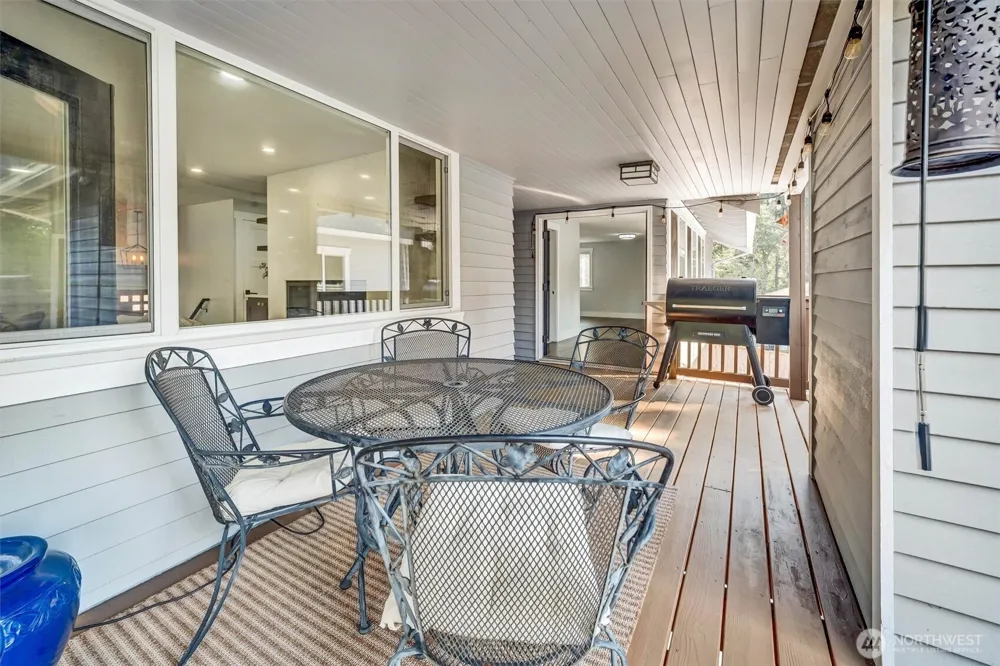16038 68th Avenue W Edmonds, WA 98026