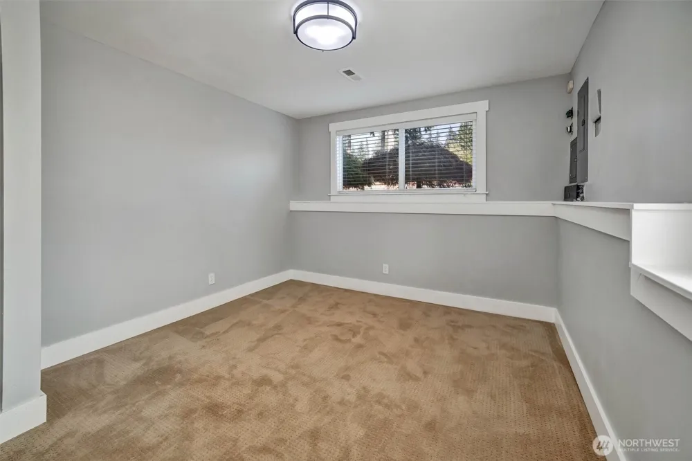 16038 68th Avenue W Edmonds, WA 98026