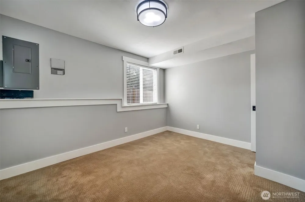 16038 68th Avenue W Edmonds, WA 98026