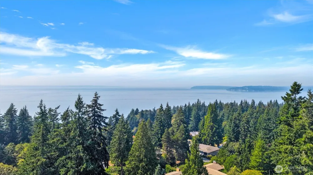 16038 68th Avenue W Edmonds, WA 98026