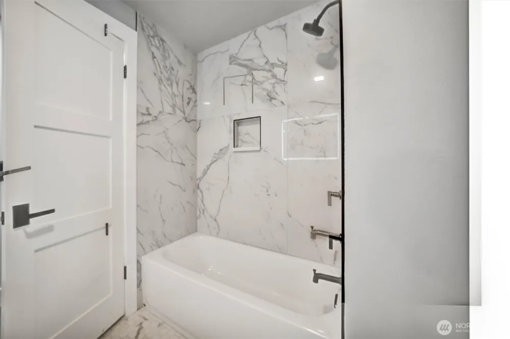 16038 68th Avenue W Edmonds, WA 98026