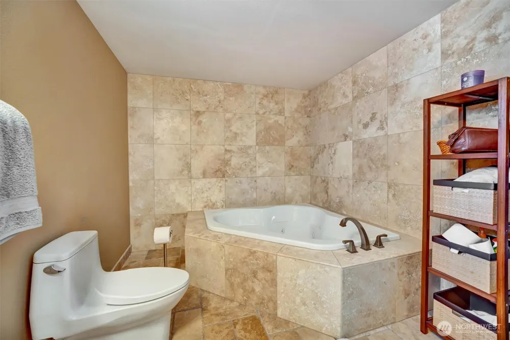 16038 68th Avenue W Edmonds, WA 98026