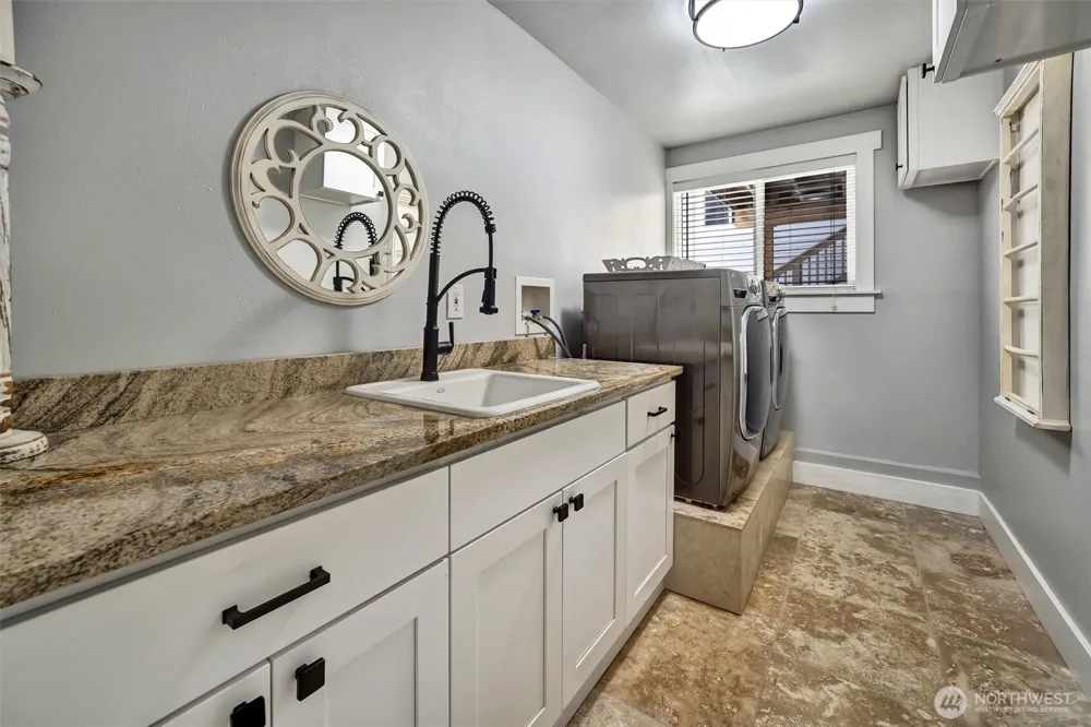 16038 68th Avenue W Edmonds, WA 98026
