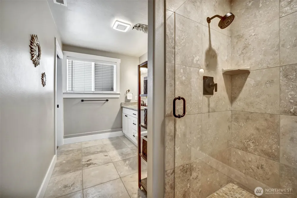 16038 68th Avenue W Edmonds, WA 98026