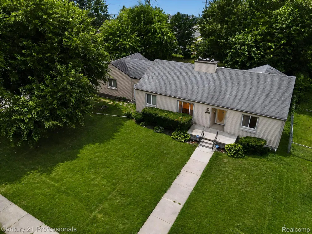 18407 Garfield Redford Charter Township, MI 48240