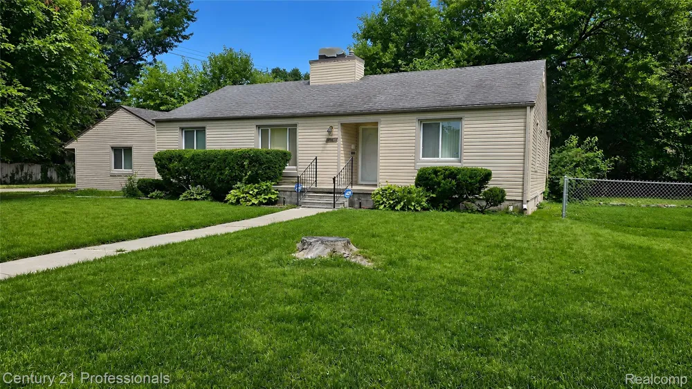 18407 Garfield Redford Charter Township, MI 48240