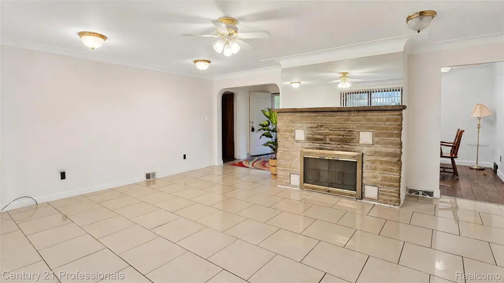 18407 Garfield Redford Charter Township, MI 48240